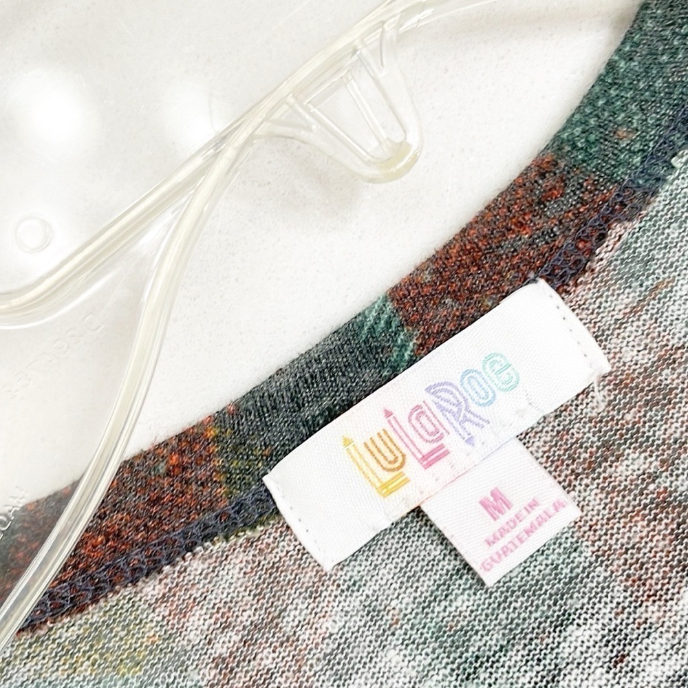 LuLaRoe geometric print cardigan - Picture 4 of 5